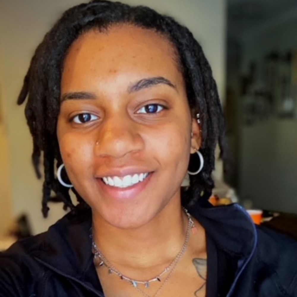 Meet your Posher, Monique